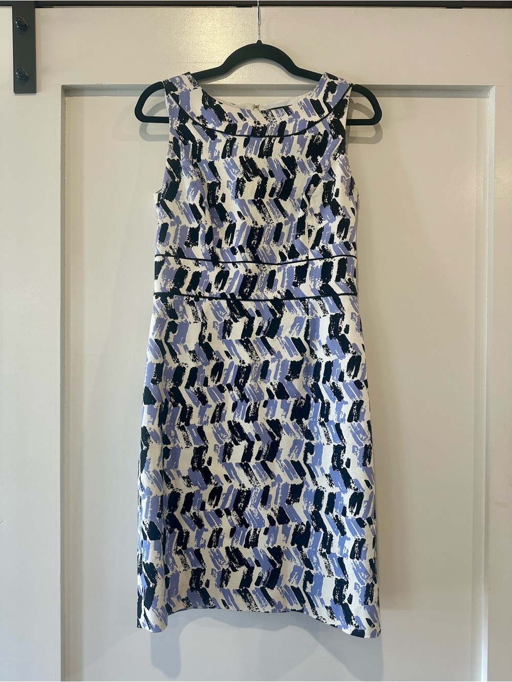 Alex Marie Sleeveless Abstract Print in White, Lavender, Black